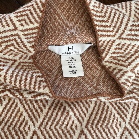 XL Halston Brown Herringbone Sweater - Picture 2 of 4